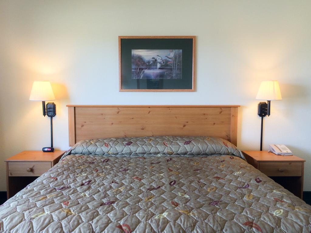 Deer River White Oak Inn And Suites מראה חיצוני תמונה