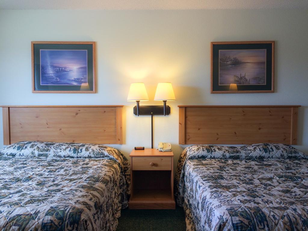 Deer River White Oak Inn And Suites מראה חיצוני תמונה