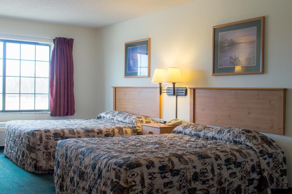 Deer River White Oak Inn And Suites מראה חיצוני תמונה
