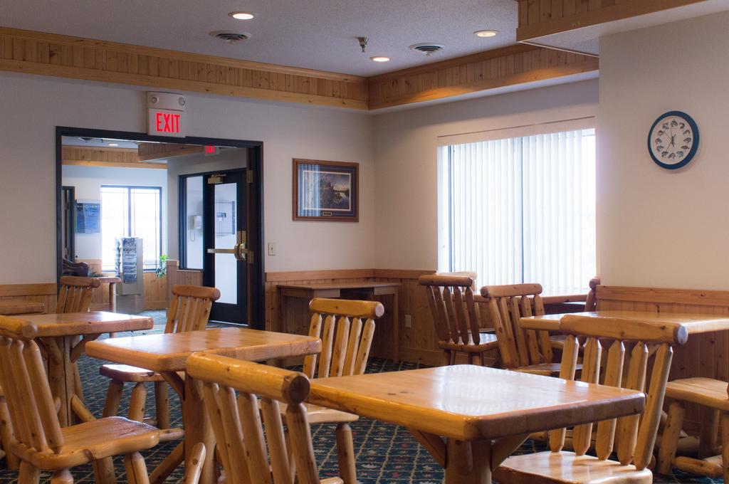 Deer River White Oak Inn And Suites מראה חיצוני תמונה