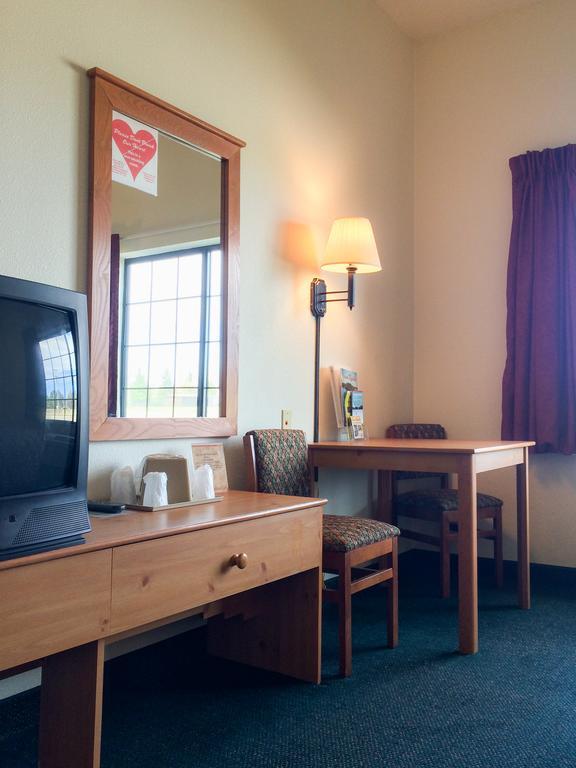 Deer River White Oak Inn And Suites מראה חיצוני תמונה