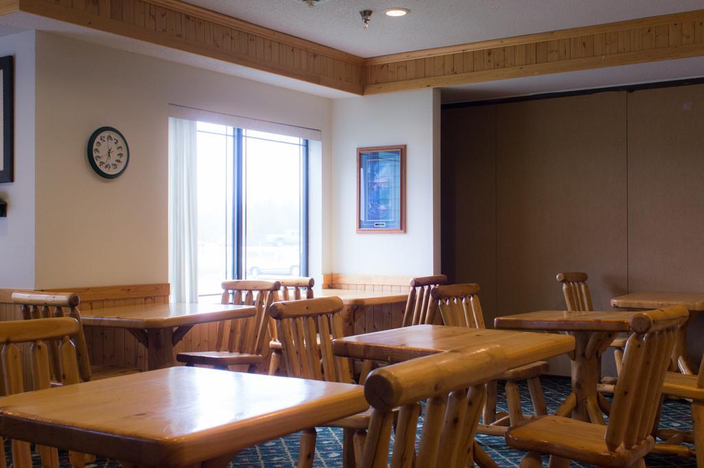 Deer River White Oak Inn And Suites מראה חיצוני תמונה