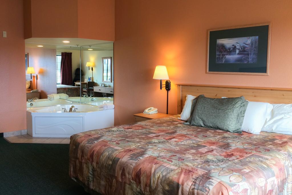 Deer River White Oak Inn And Suites מראה חיצוני תמונה