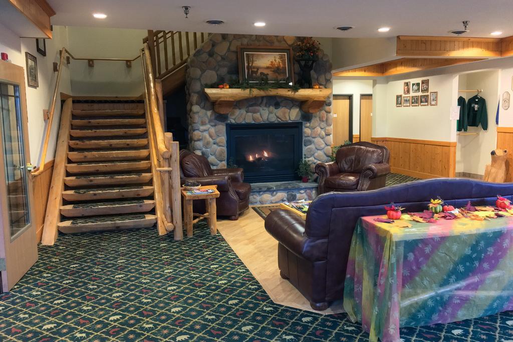 Deer River White Oak Inn And Suites מראה חיצוני תמונה