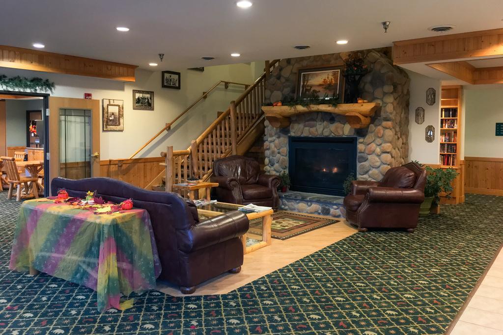 Deer River White Oak Inn And Suites מראה חיצוני תמונה
