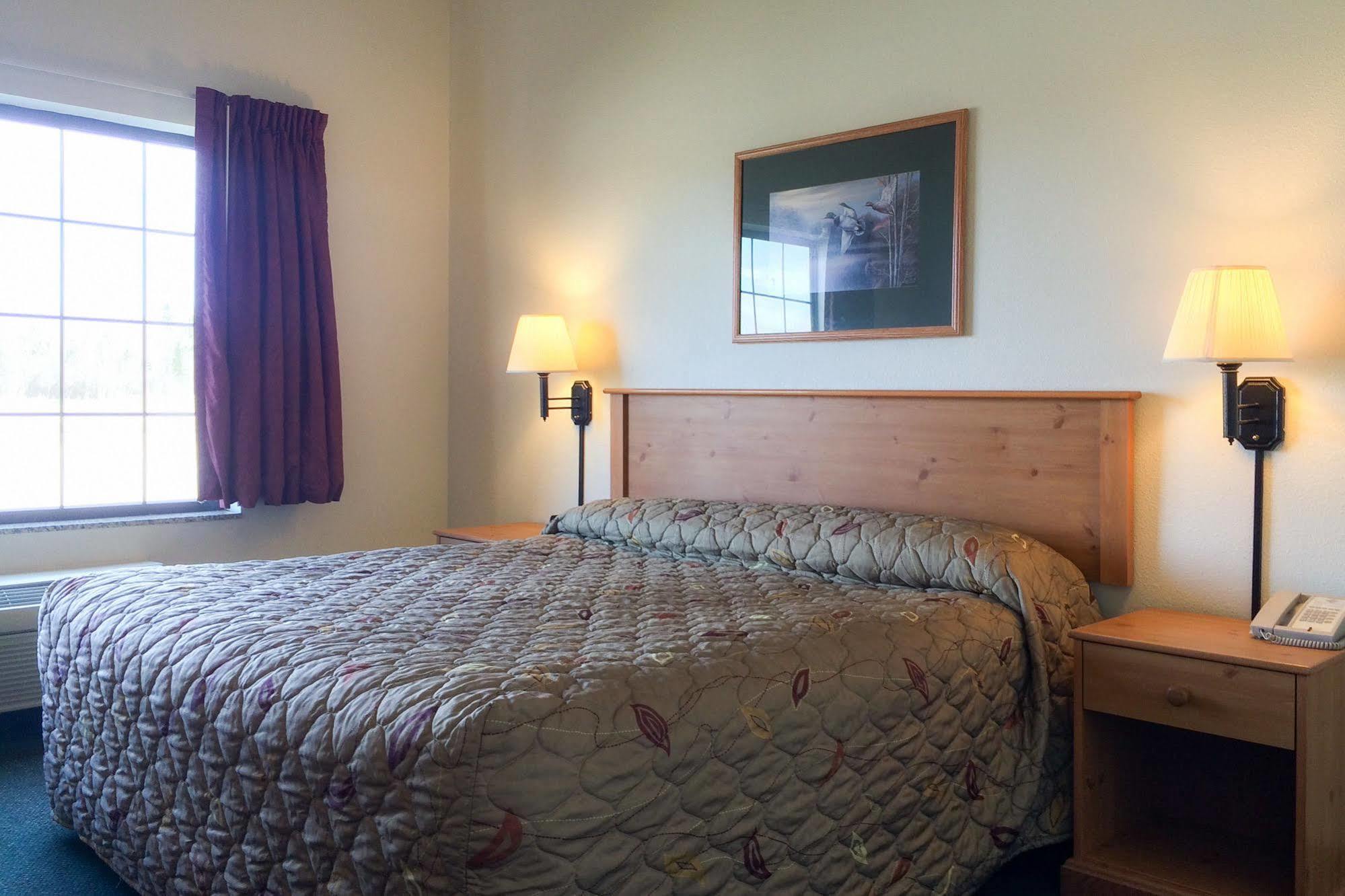 Deer River White Oak Inn And Suites מראה חיצוני תמונה